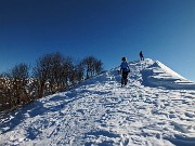 38 Scendiamo per vedere il panorama del lago 